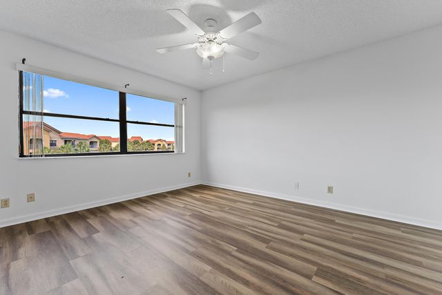 700 Uno Lago Drive 404, Juno Beach, FL 33408