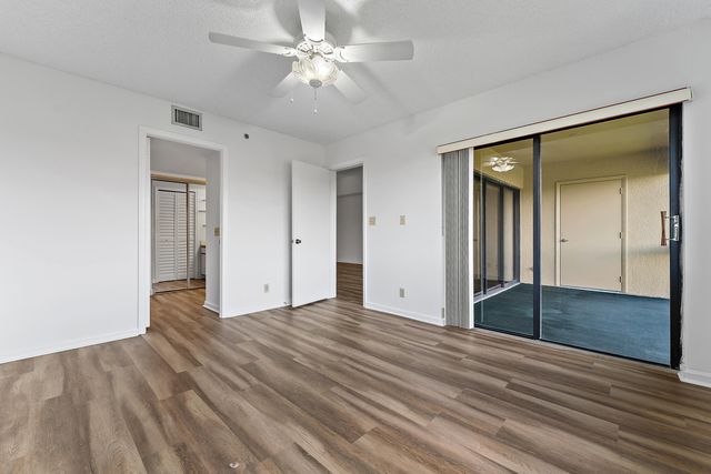 700 Uno Lago Drive 404, Juno Beach, FL 33408