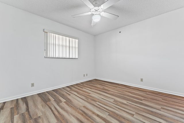700 Uno Lago Drive 404, Juno Beach, FL 33408