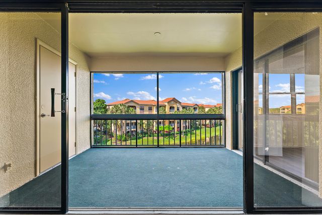 700 Uno Lago Drive 404, Juno Beach, FL 33408