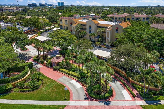700 Uno Lago Drive 404, Juno Beach, FL 33408