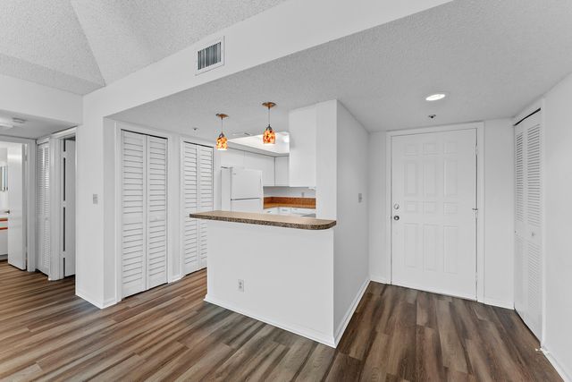 700 Uno Lago Drive 404, Juno Beach, FL 33408