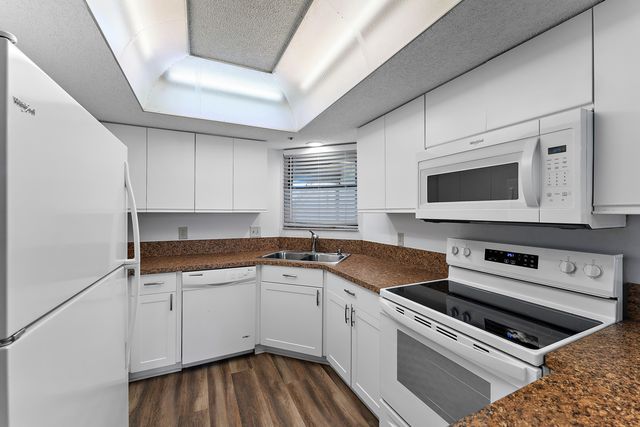 700 Uno Lago Drive 404, Juno Beach, FL 33408