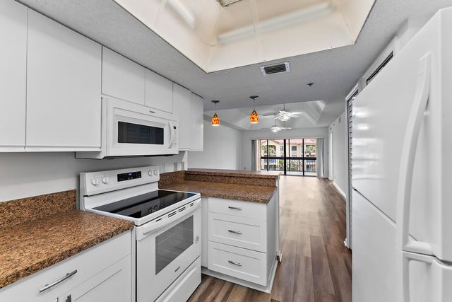 700 Uno Lago Drive 404, Juno Beach, FL 33408