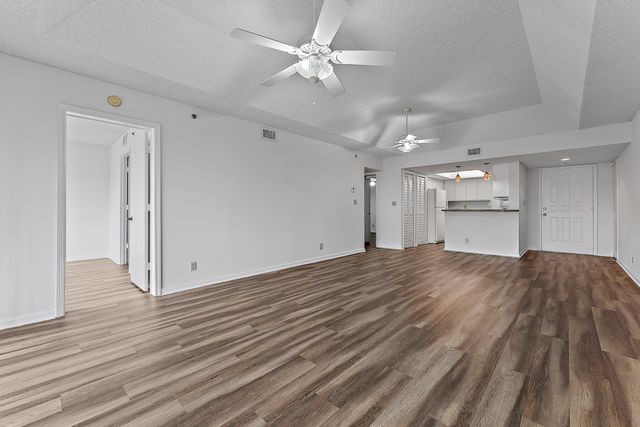 700 Uno Lago Drive 404, Juno Beach, FL 33408
