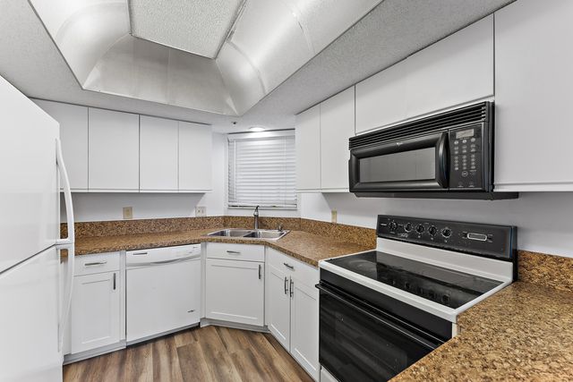 700 Uno Lago Drive 404, Juno Beach, FL 33408