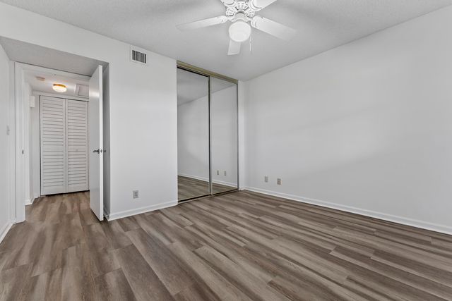 700 Uno Lago Drive 404, Juno Beach, FL 33408