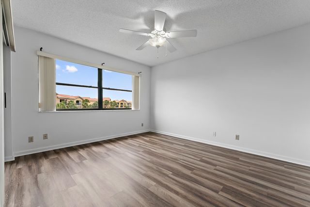 700 Uno Lago Drive 404, Juno Beach, FL 33408