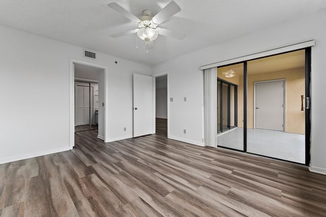 700 Uno Lago Drive 404, Juno Beach, FL 33408