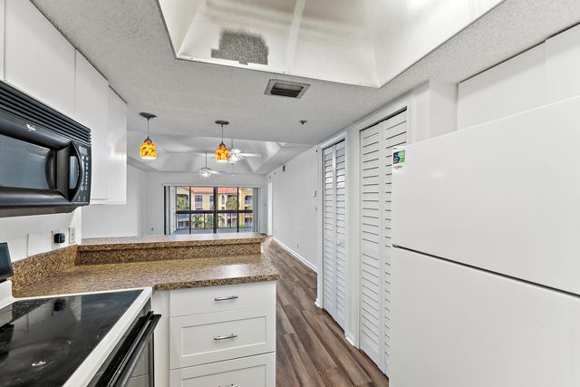 700 Uno Lago Drive 404, Juno Beach, FL 33408