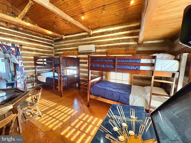 28427 OLD VALLEY PIKE, Toms Brook, VA 22660