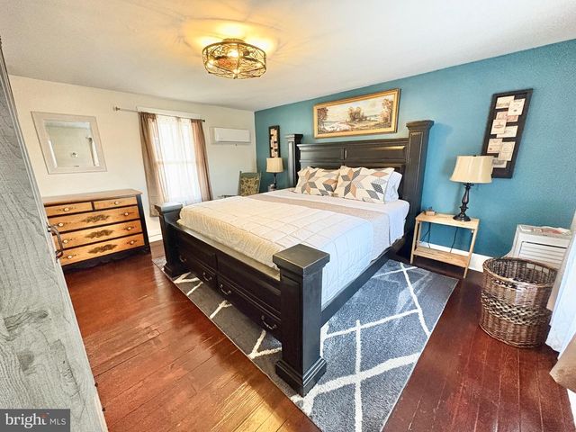 28427 OLD VALLEY PIKE, Toms Brook, VA 22660