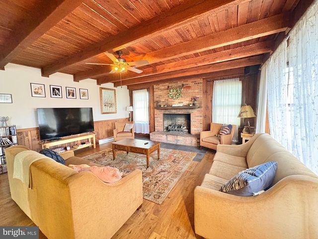 28427 OLD VALLEY PIKE, Toms Brook, VA 22660