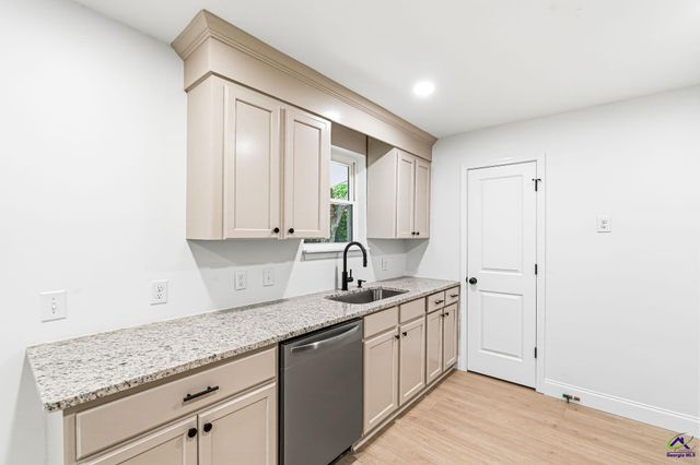212 Palomino Lane, Warner Robins, GA 31088