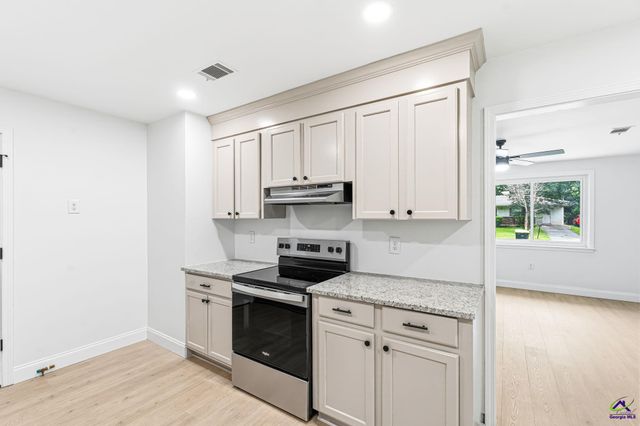 212 Palomino Lane, Warner Robins, GA 31088