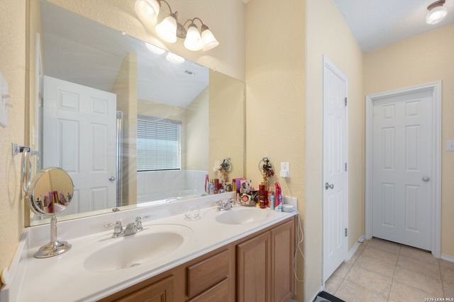 1514 Gentle Current, San Antonio, TX 78251