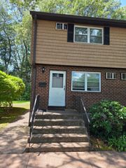 296 Green Road B, Manchester, CT 06042