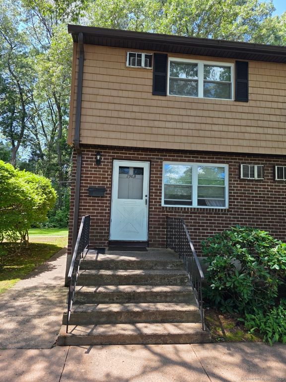 296 Green Road B, Manchester, CT 06042
