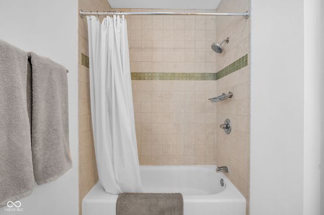 213 E 51st Street, Indianapolis, IN 46205