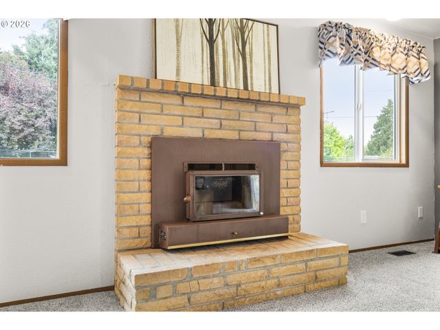 15245 Se MARKET Ct, Portland, OR 97233