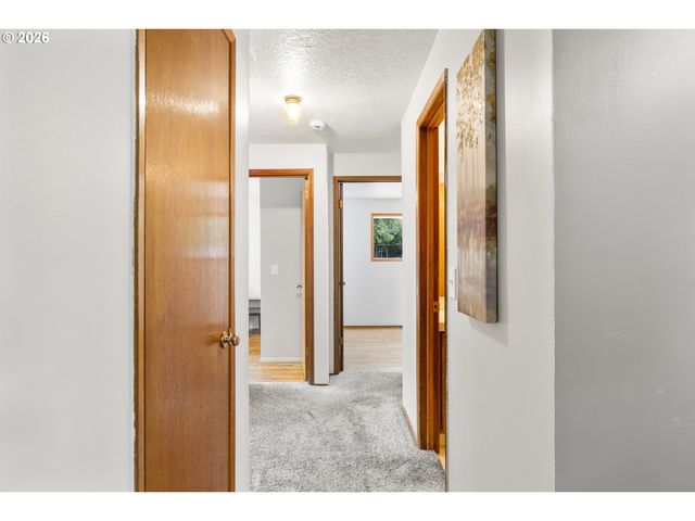 15245 Se MARKET Ct, Portland, OR 97233