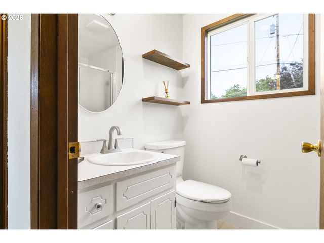 15245 Se MARKET Ct, Portland, OR 97233