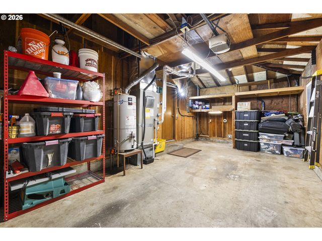 15245 Se MARKET Ct, Portland, OR 97233