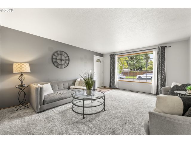 15245 Se MARKET Ct, Portland, OR 97233