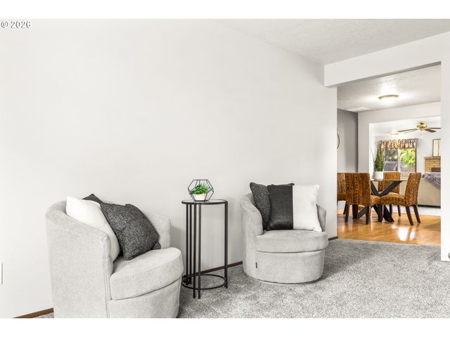 15245 Se MARKET Ct, Portland, OR 97233