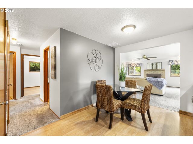 15245 Se MARKET Ct, Portland, OR 97233