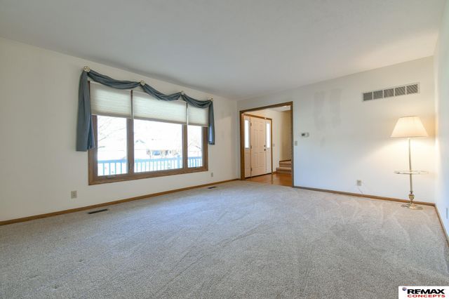 3646 S 77th Street, Lincoln, NE 68506