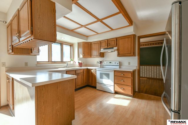 3646 S 77th Street, Lincoln, NE 68506