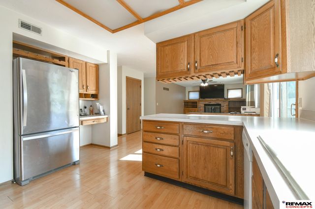 3646 S 77th Street, Lincoln, NE 68506