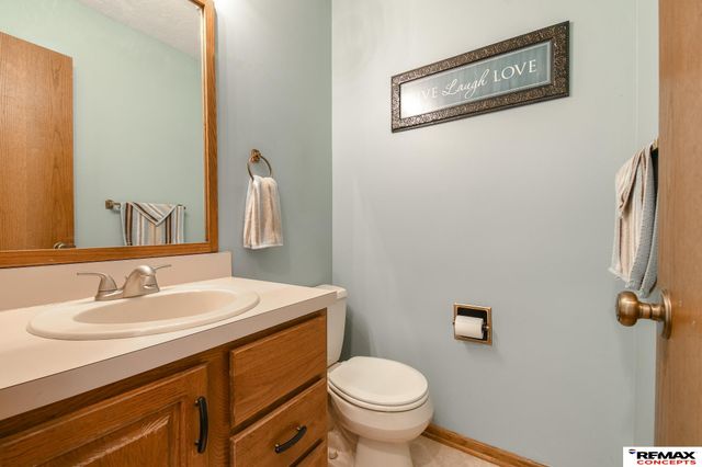 3646 S 77th Street, Lincoln, NE 68506