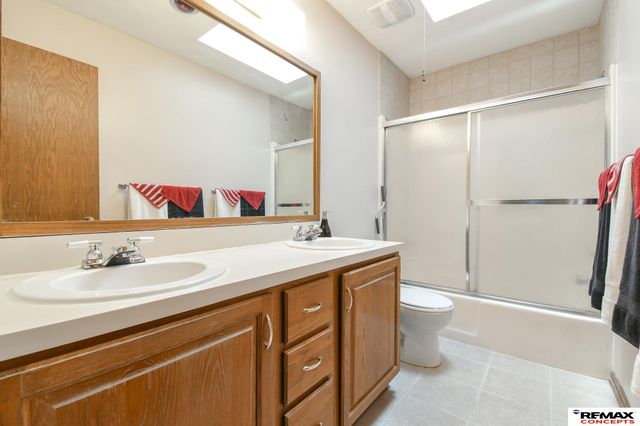 3646 S 77th Street, Lincoln, NE 68506