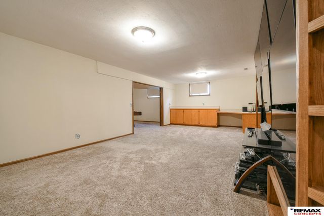 3646 S 77th Street, Lincoln, NE 68506