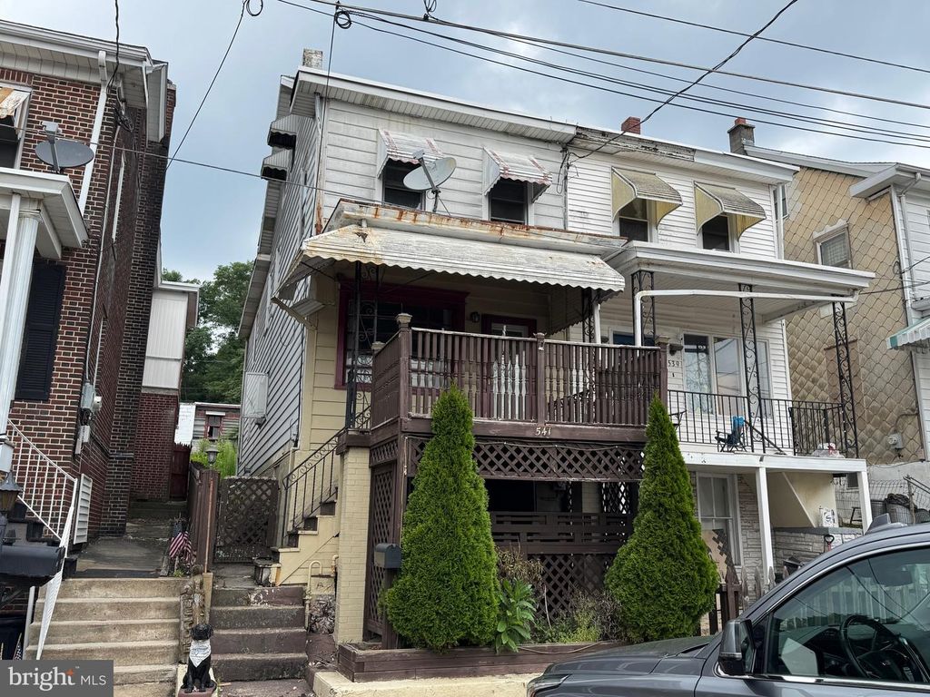 541 W 2ND ST, Mount Carmel, PA 17851