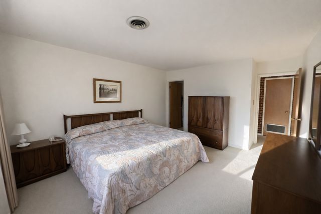 9820 S Pulaski Road 122, Oak Lawn, IL 60453