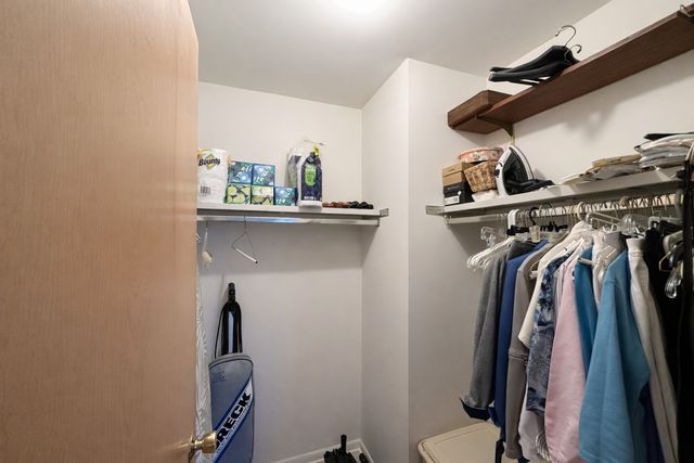 9820 S Pulaski Road 122, Oak Lawn, IL 60453