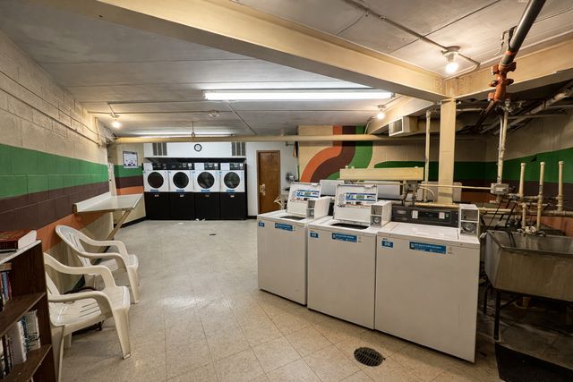 9820 S Pulaski Road 122, Oak Lawn, IL 60453