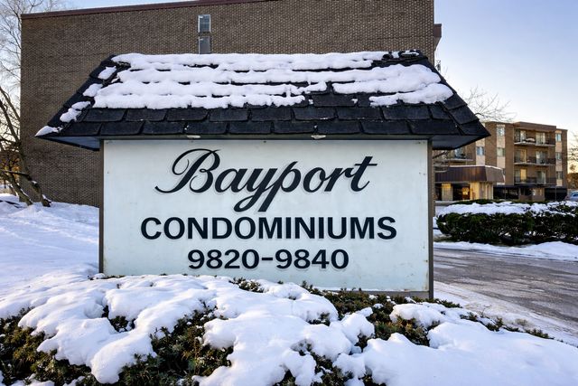 9820 S Pulaski Road 122, Oak Lawn, IL 60453