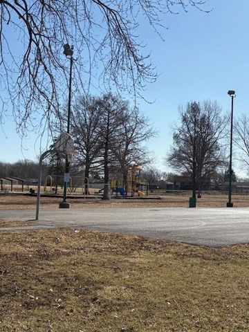 9225 Liable Road, Highland, IN 46322