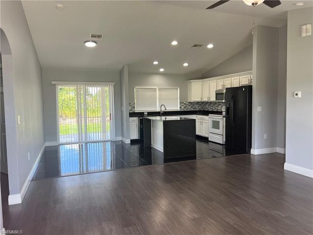 2910 25th ST W, Lehigh Acres, FL 33971