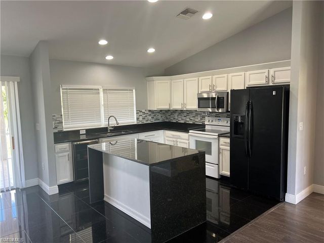 2910 25th ST W, Lehigh Acres, FL 33971