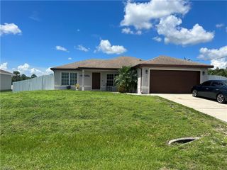 2910 25th ST W, Lehigh Acres, FL 33971