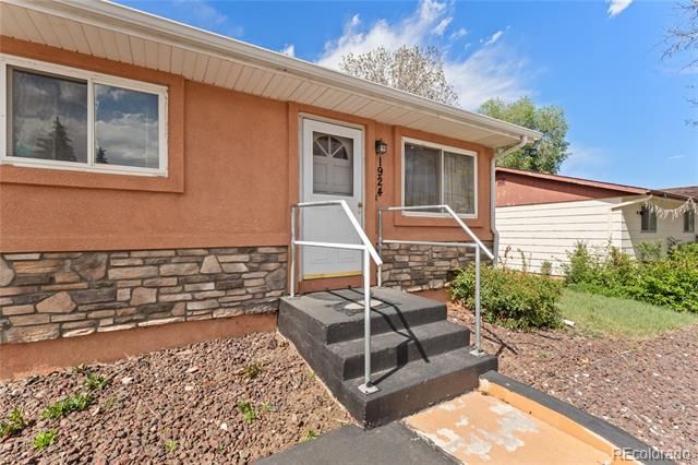 1924 Mccooke Drive, Colorado Springs, CO 80910