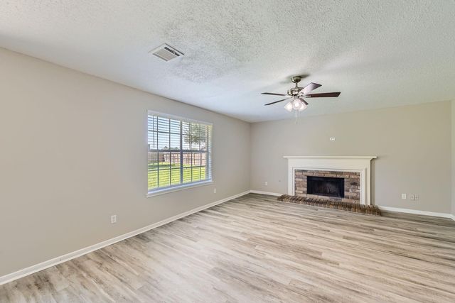 7863 Maple Brook Lane, Houston, TX 77095