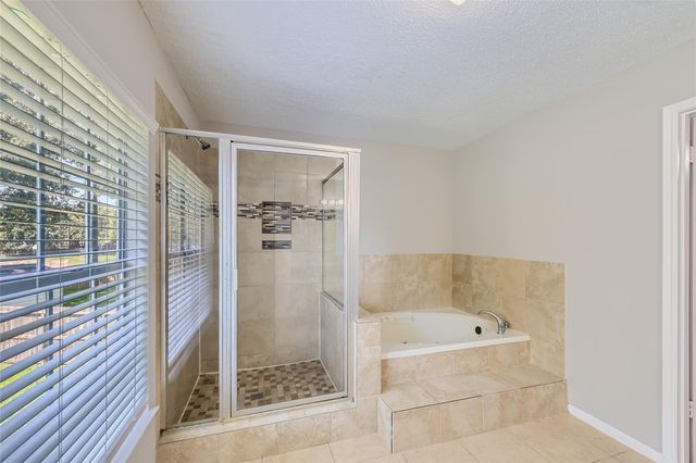 7863 Maple Brook Lane, Houston, TX 77095