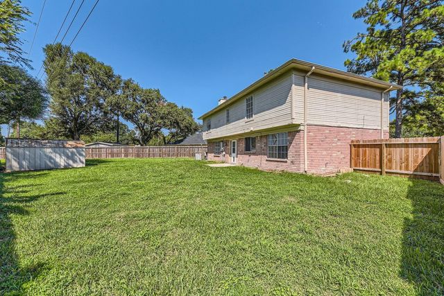 7863 Maple Brook Lane, Houston, TX 77095