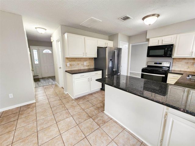 7863 Maple Brook Lane, Houston, TX 77095